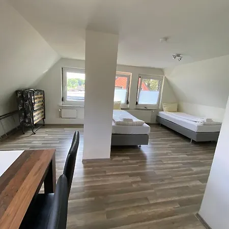 Zentrale Und Ruhige Monteurwohnung Mit 2 Schlafzimmern In Der Naehe Des Fek דירה Neumünster