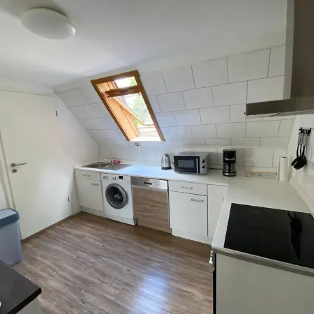 Zentrale Und Ruhige Monteurwohnung Mit 2 Schlafzimmern In Der Naehe Des Fek Neumünster