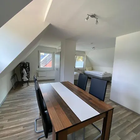 Zentrale Und Ruhige Monteurwohnung Mit 2 Schlafzimmern In Der Naehe Des Fek *